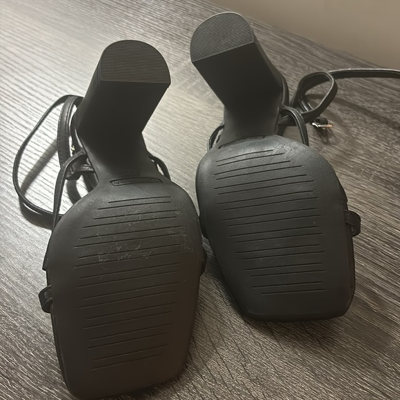 Heels - Picture 3 of 3